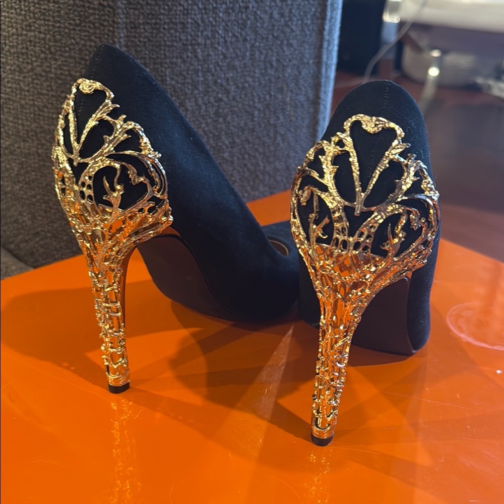 Shoe Dazzle Black and Gold Heels